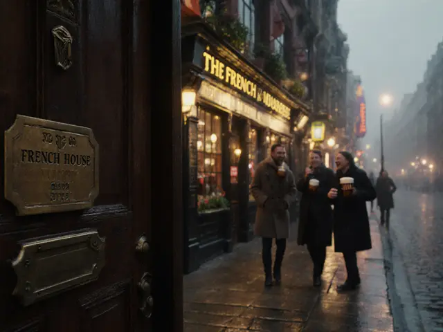 The Ultimate Bar Crawl: Exploring London's Nightlife One Drink at a Time